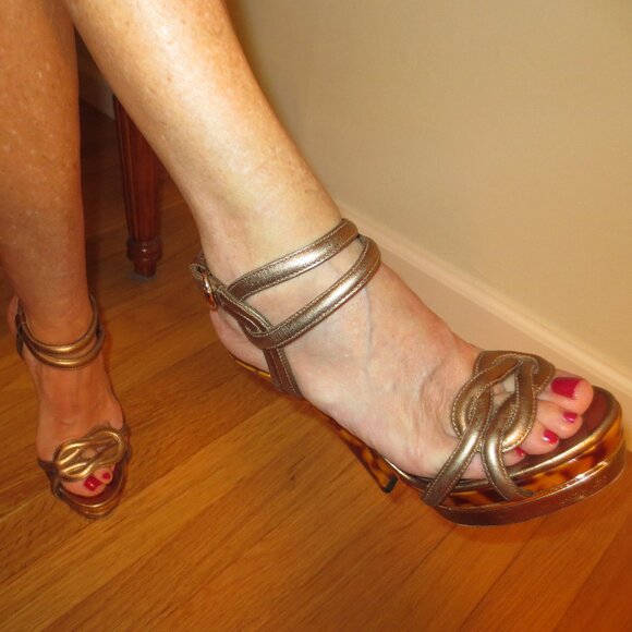 GUCCI Gold Platform Sandals - Picture 6 of 9